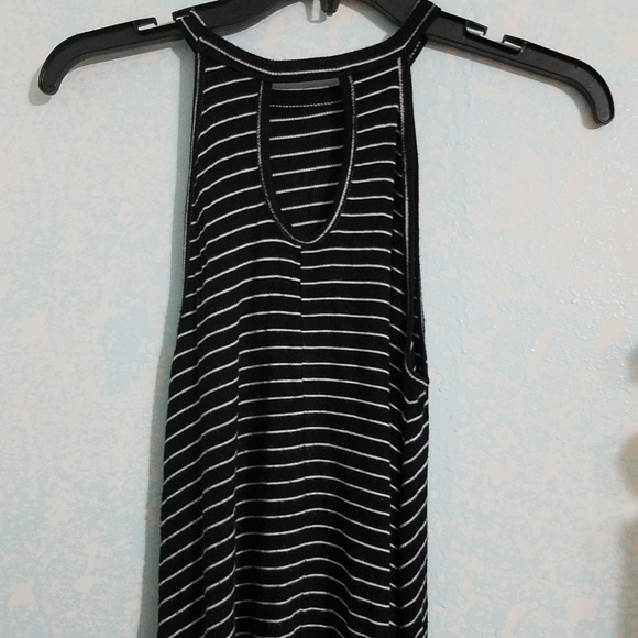 Black and White Stripes Loose Halter Top - Picture 4 of 5